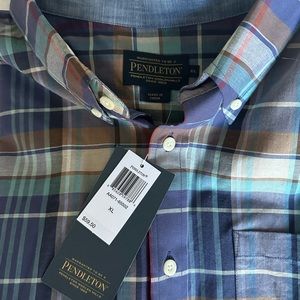 Brand new with tags Men’s Pendleton shirt! Great gift idea! 🎁